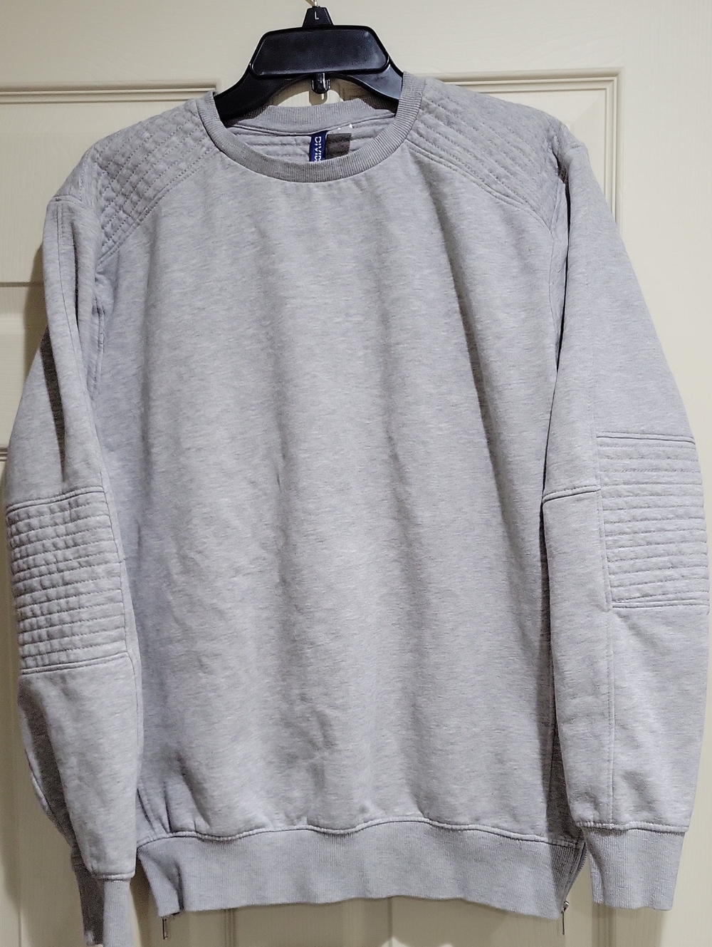 H&M Light Grey Quilted Sleeve Crewneck Sweater